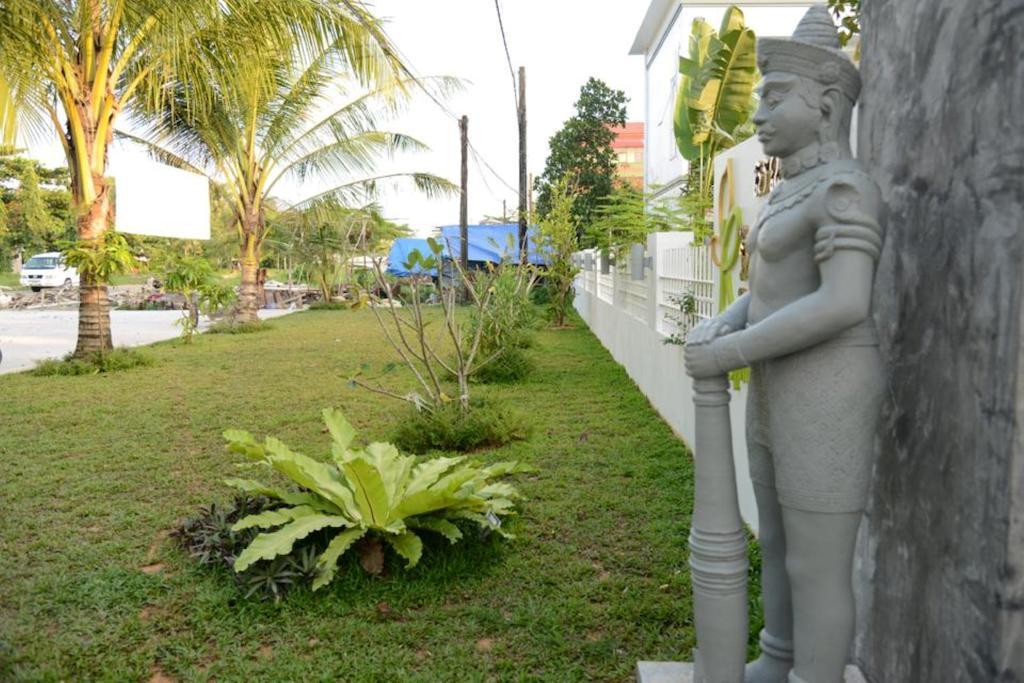 Ropanha Boutique Hotel Sihanoukville Exterior foto